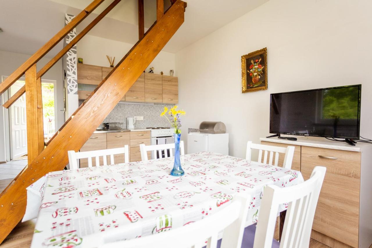 Apartmani Cerovecki クラピナ エクステリア 写真