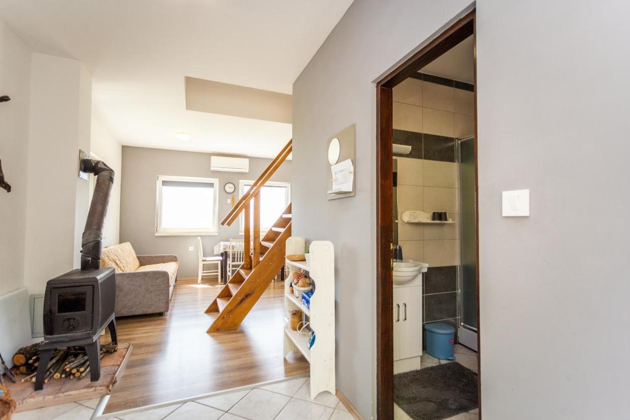 Apartmani Cerovecki クラピナ エクステリア 写真