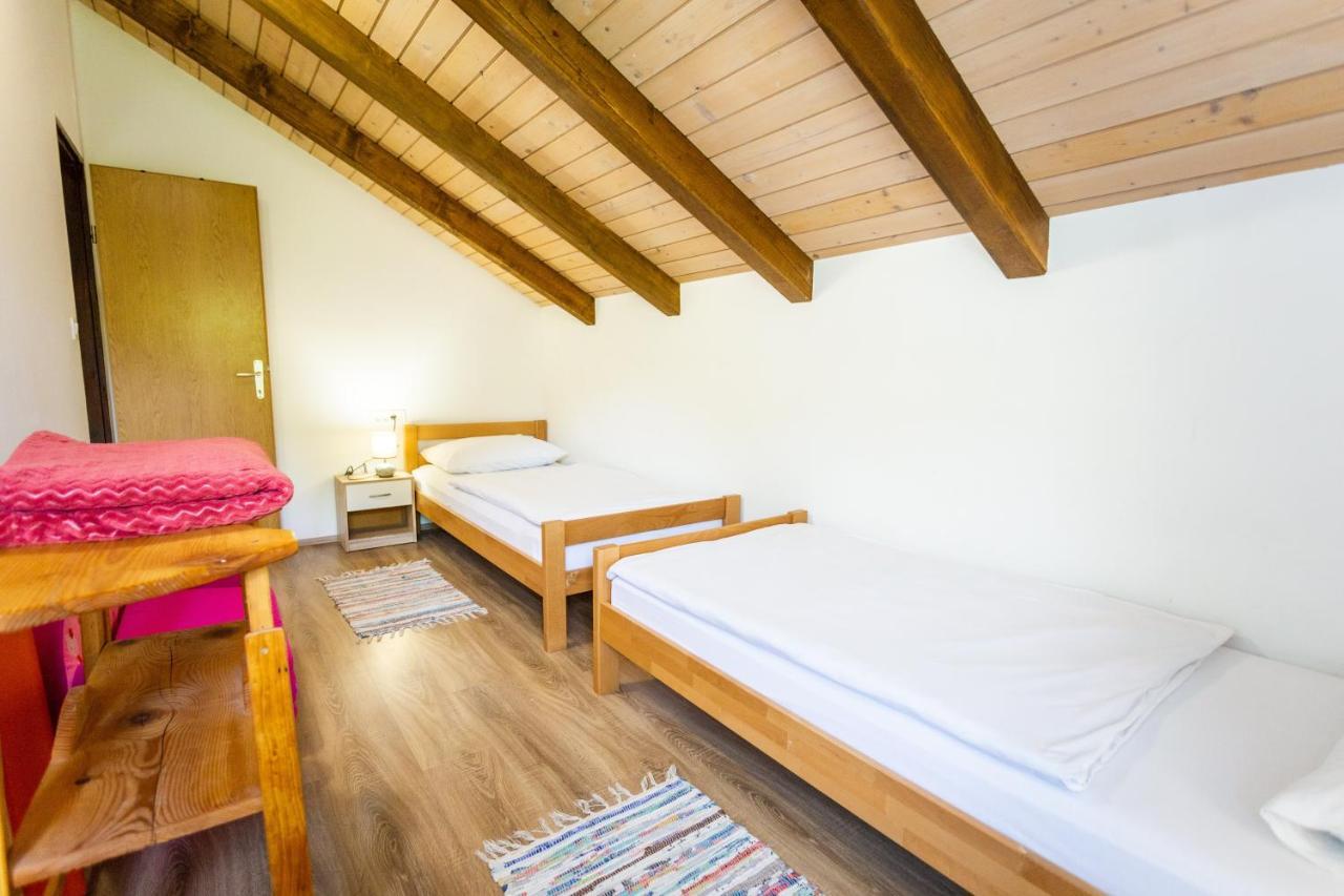Apartmani Cerovecki クラピナ エクステリア 写真