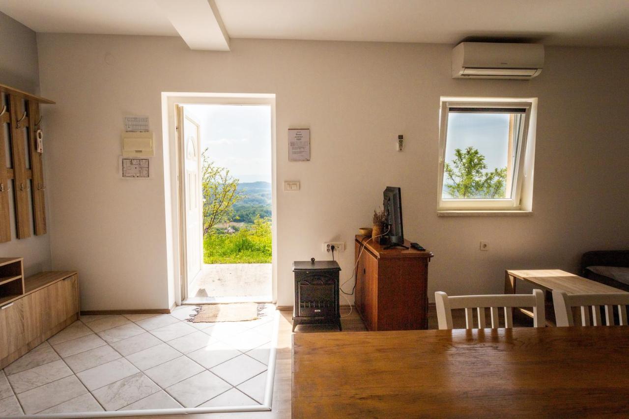 Apartmani Cerovecki クラピナ エクステリア 写真