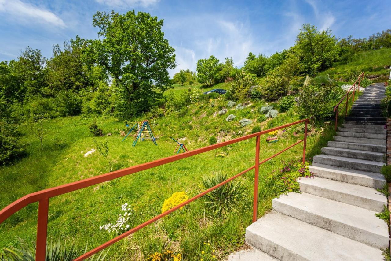 Apartmani Cerovecki クラピナ エクステリア 写真