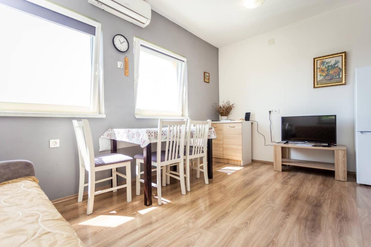 Apartmani Cerovecki クラピナ エクステリア 写真