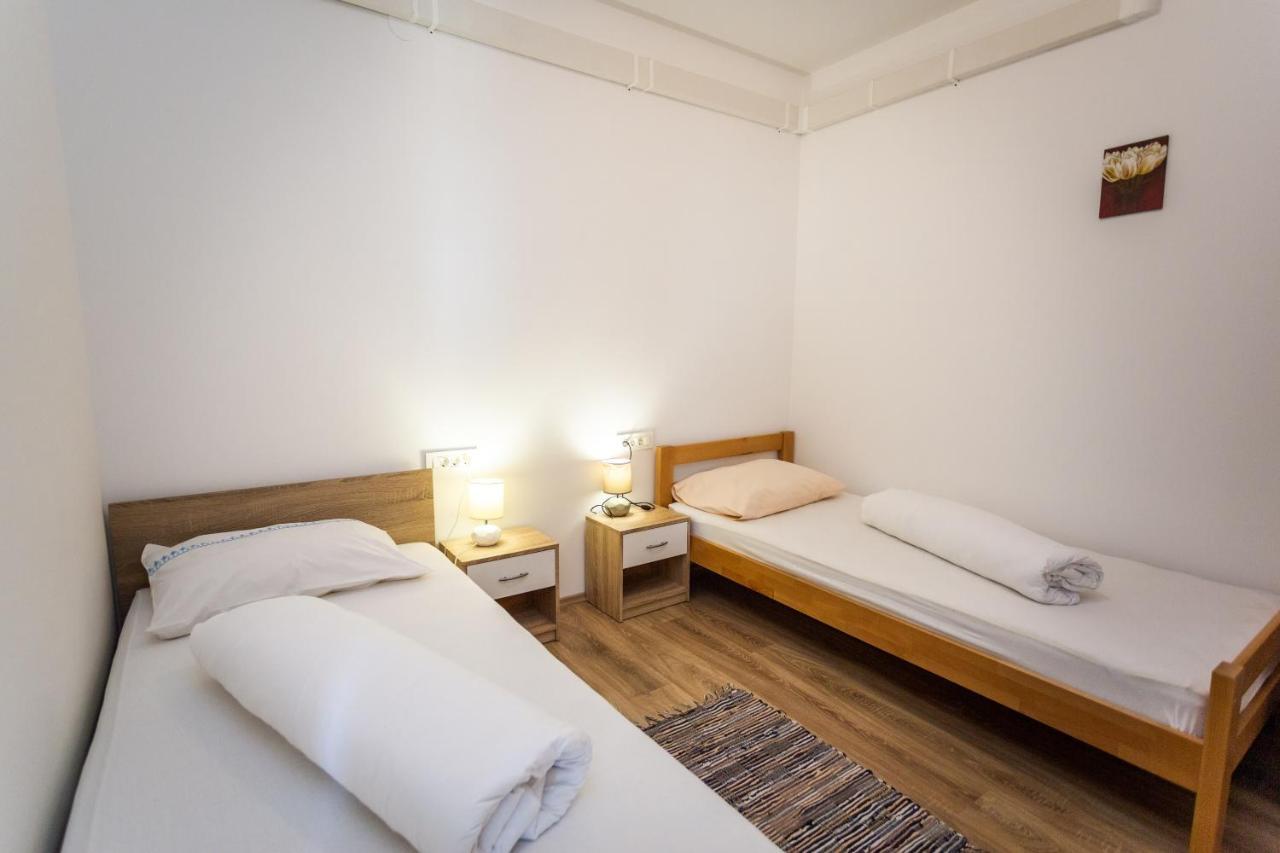 Apartmani Cerovecki クラピナ エクステリア 写真