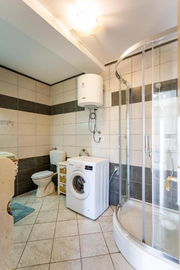 Apartmani Cerovecki クラピナ エクステリア 写真