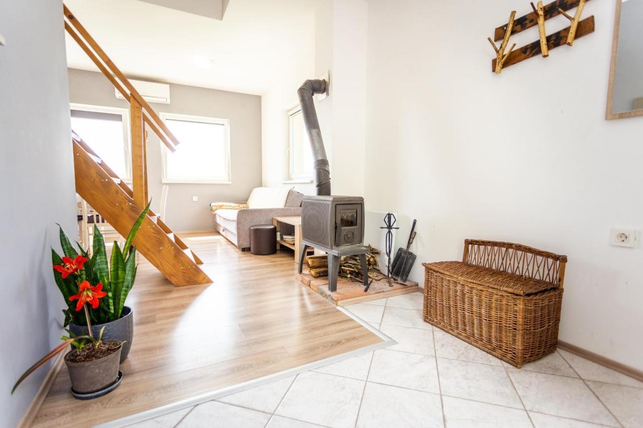 Apartmani Cerovecki クラピナ エクステリア 写真