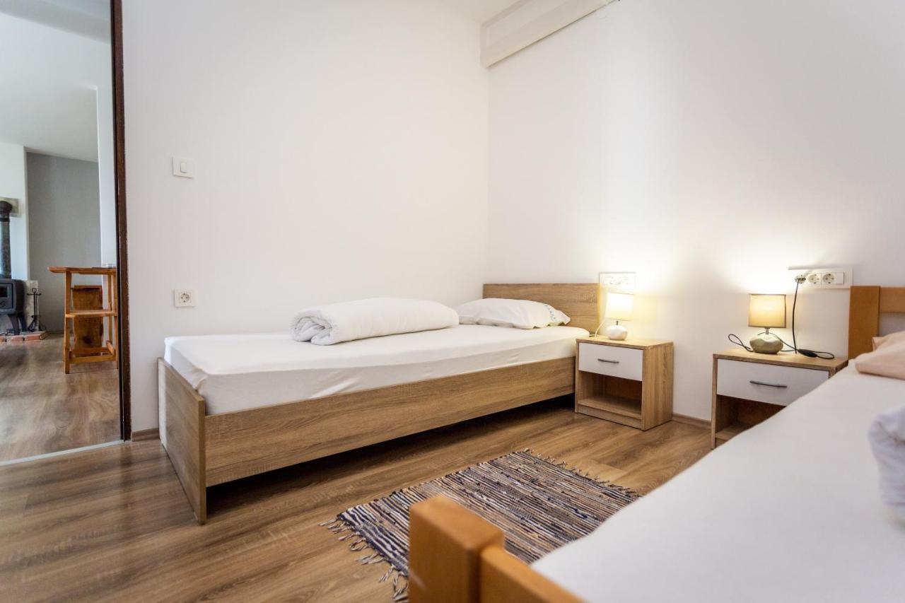 Apartmani Cerovecki クラピナ エクステリア 写真